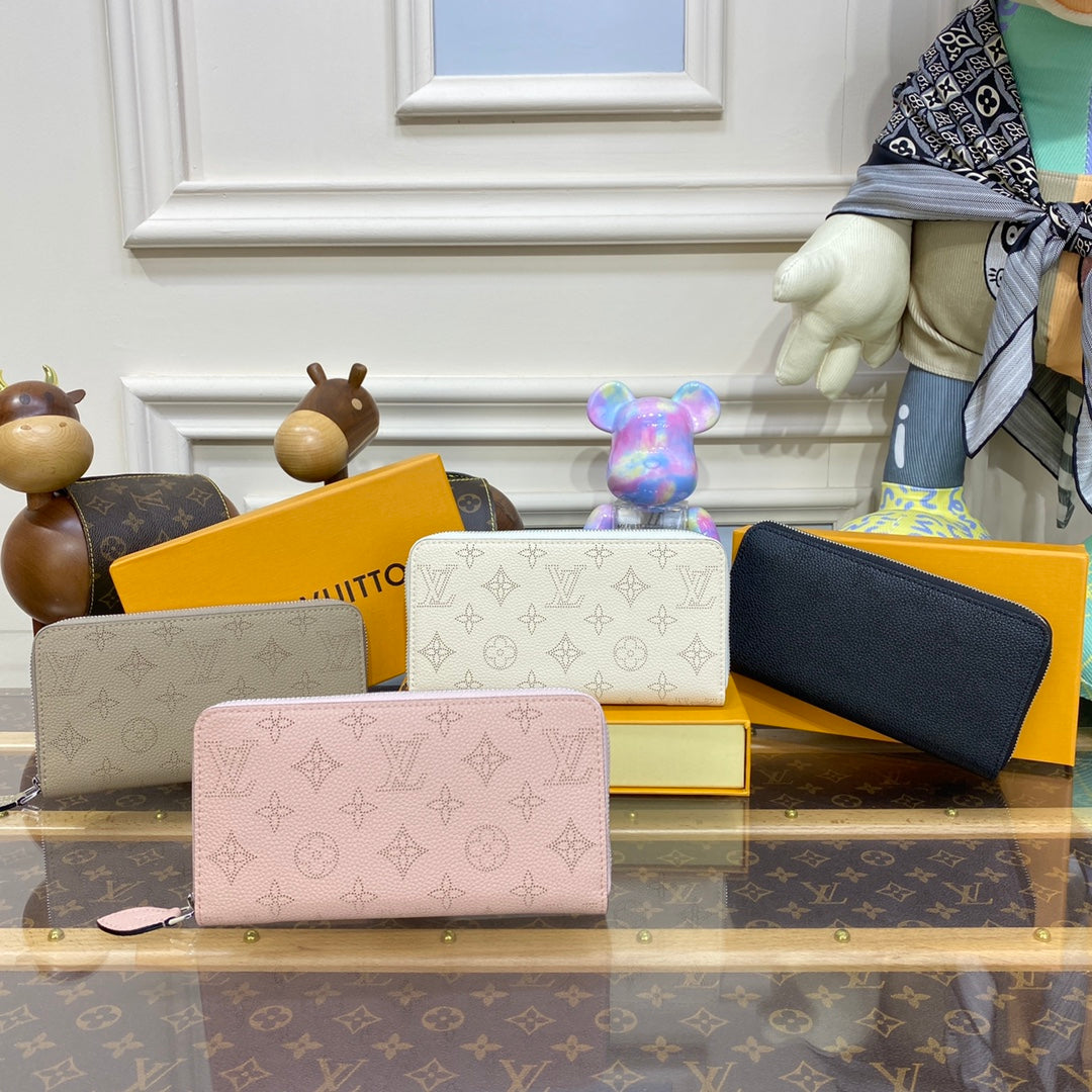 Louis Vuitton Zippy Wallet