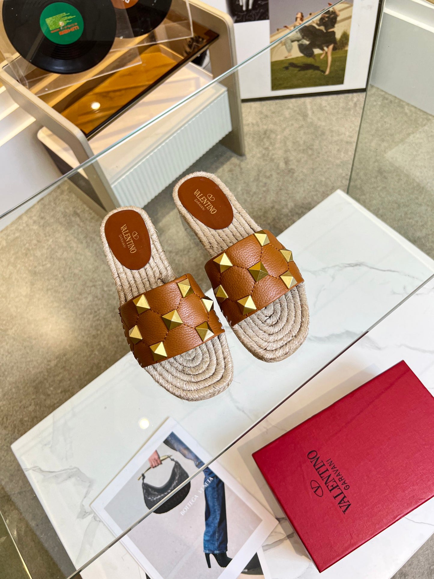 Valentino Slides
