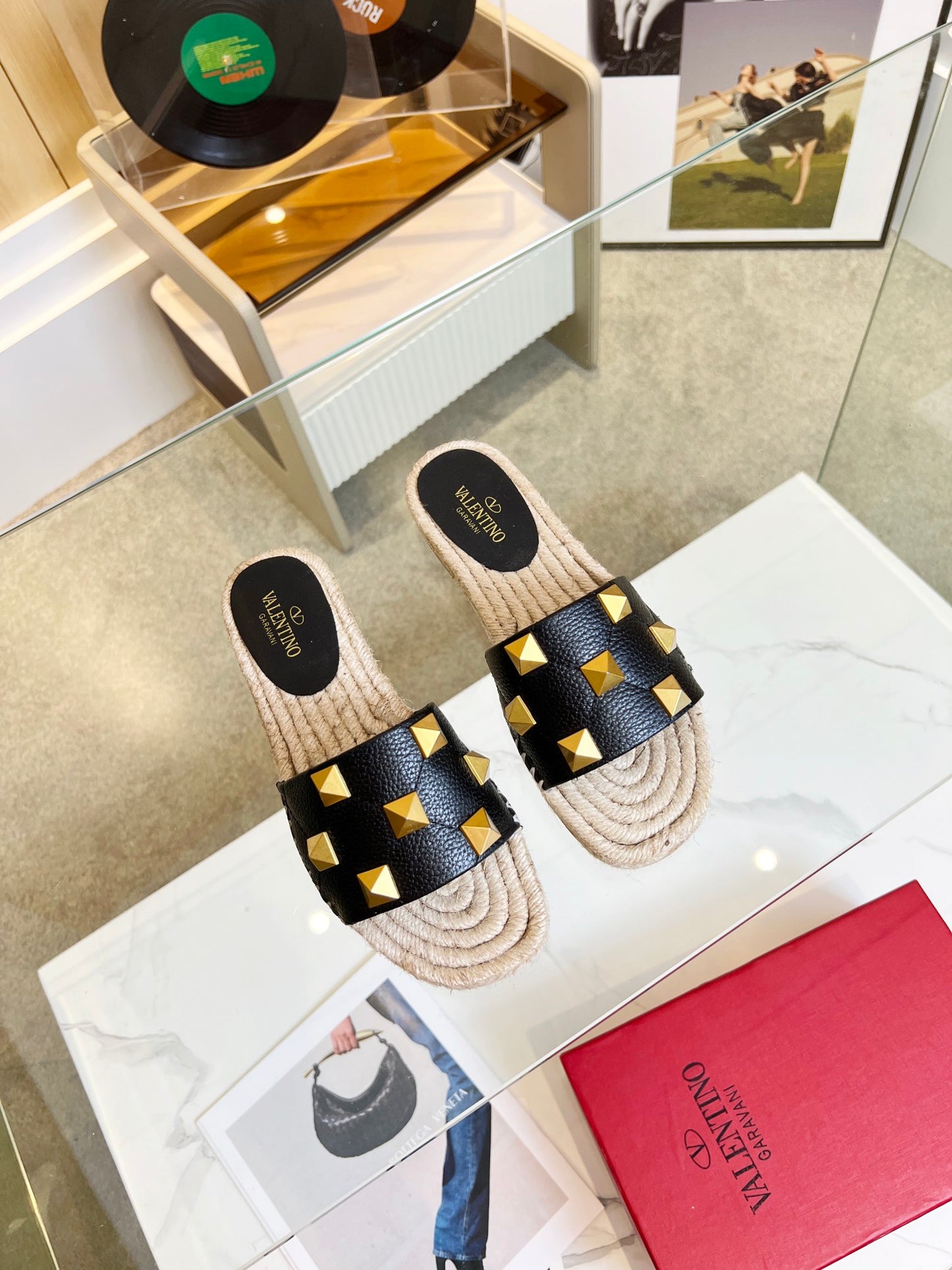 Valentino Slides