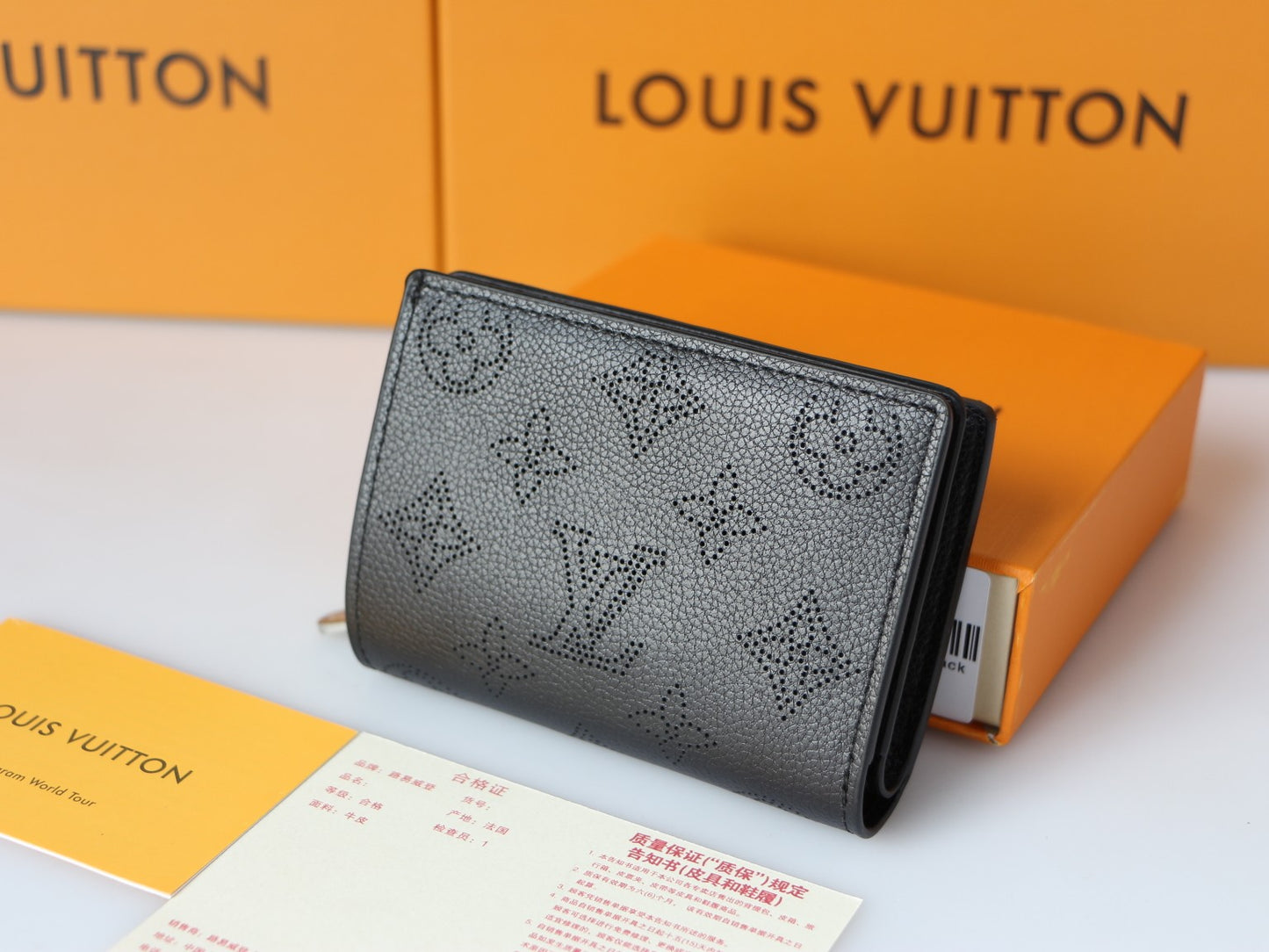 Louis Vuitton Cléa Wallet Mahina