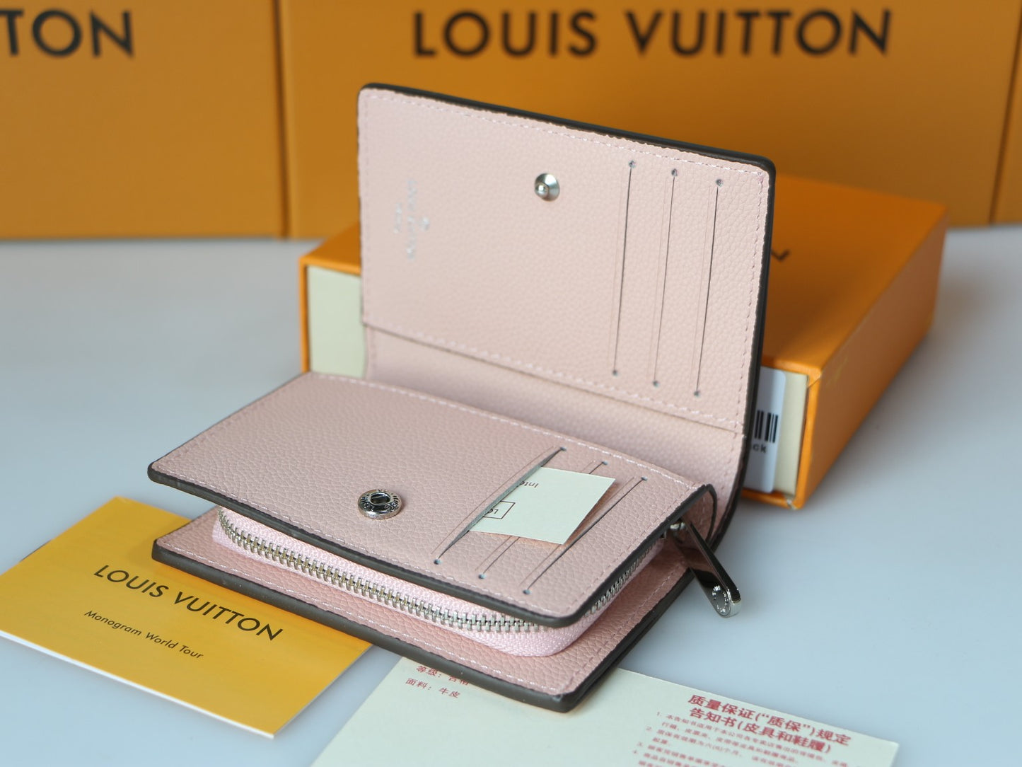 Louis Vuitton Cléa Wallet Mahina