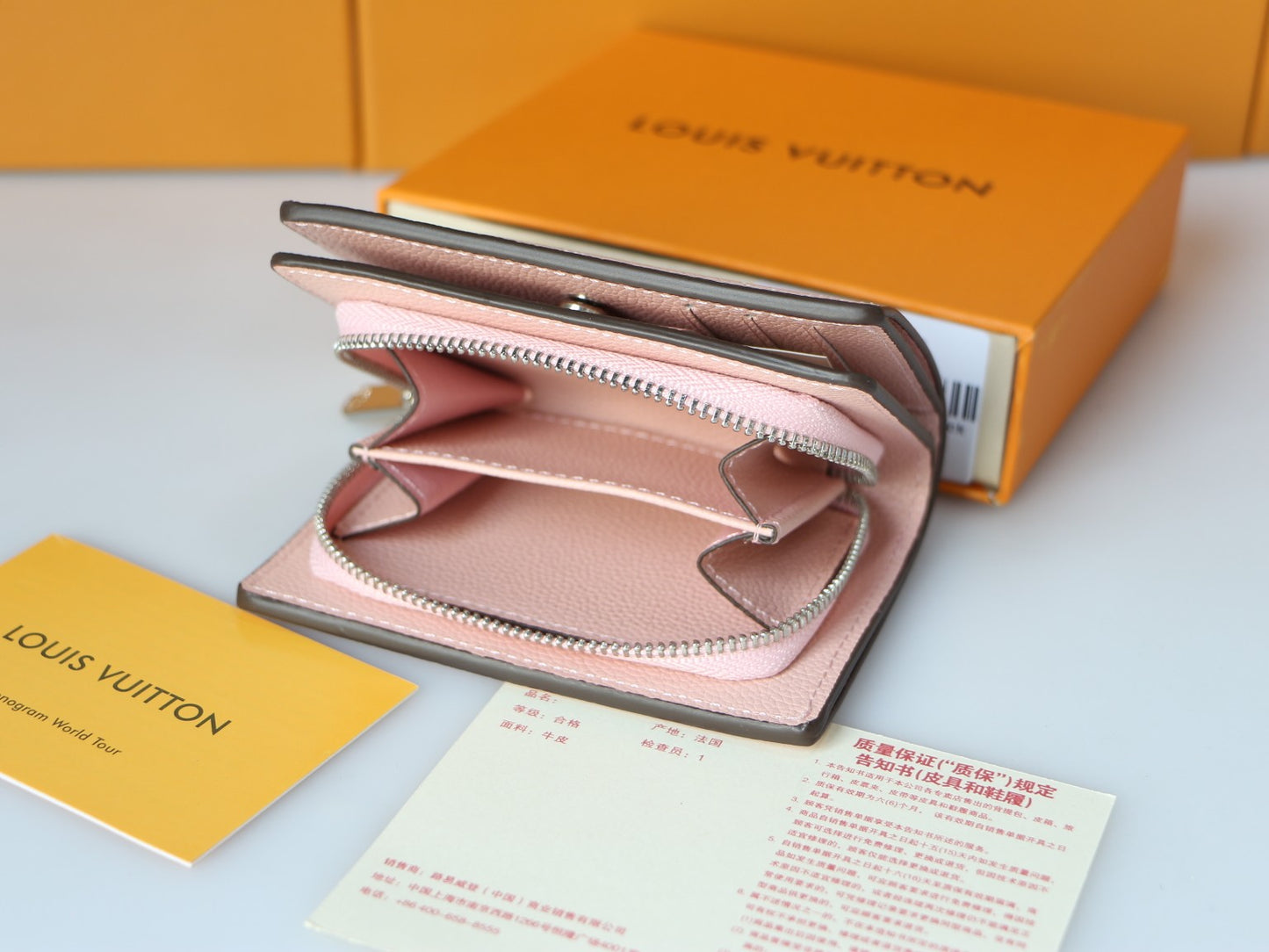Louis Vuitton Cléa Wallet Mahina