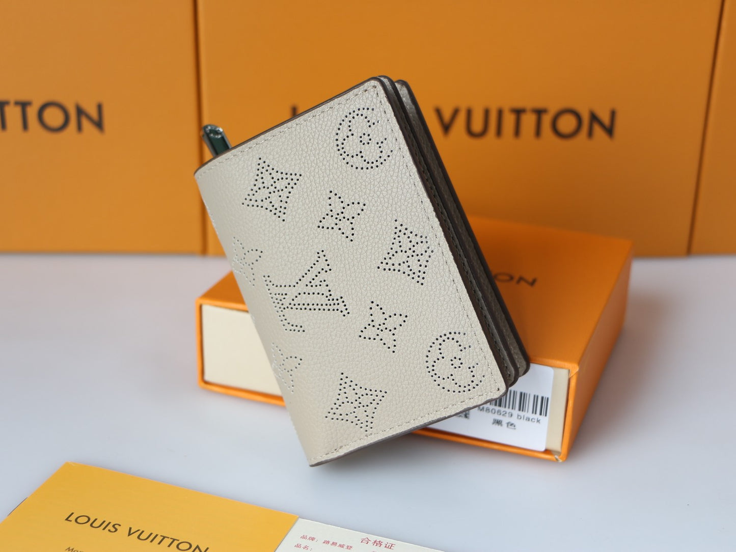 Louis Vuitton Cléa Wallet Mahina