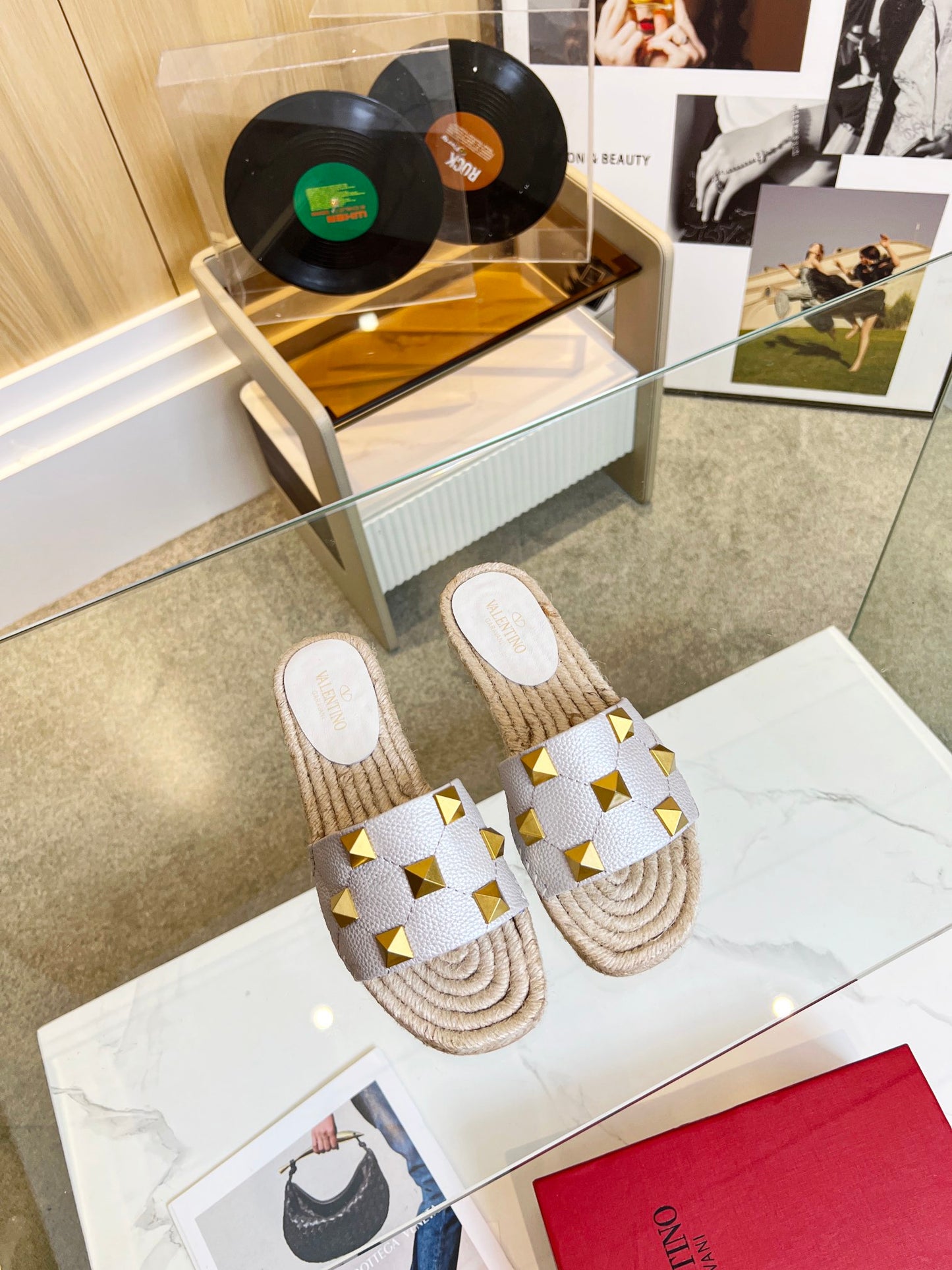 Valentino Slides
