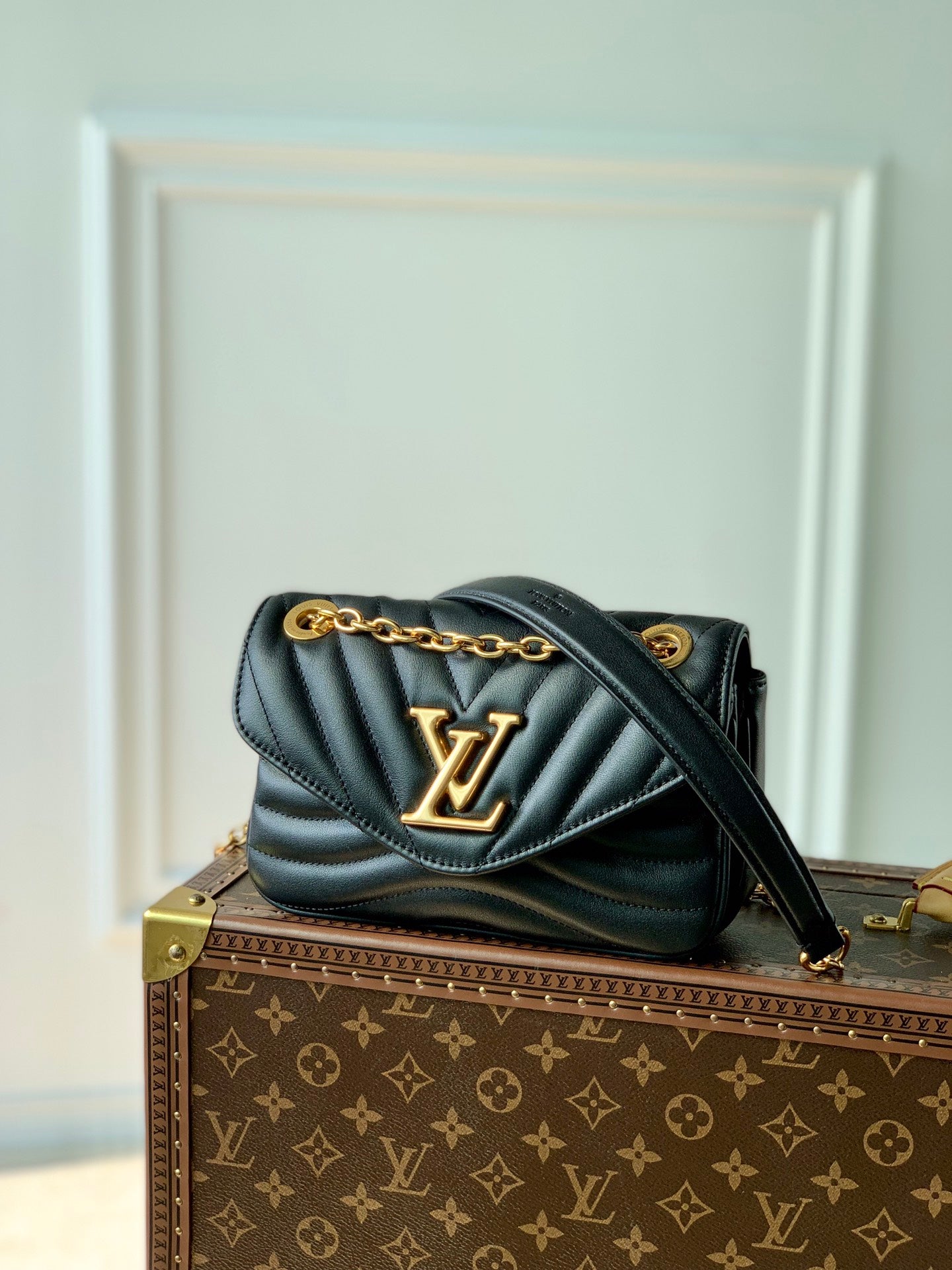 Louis Vuitton New Wave Chain Bag