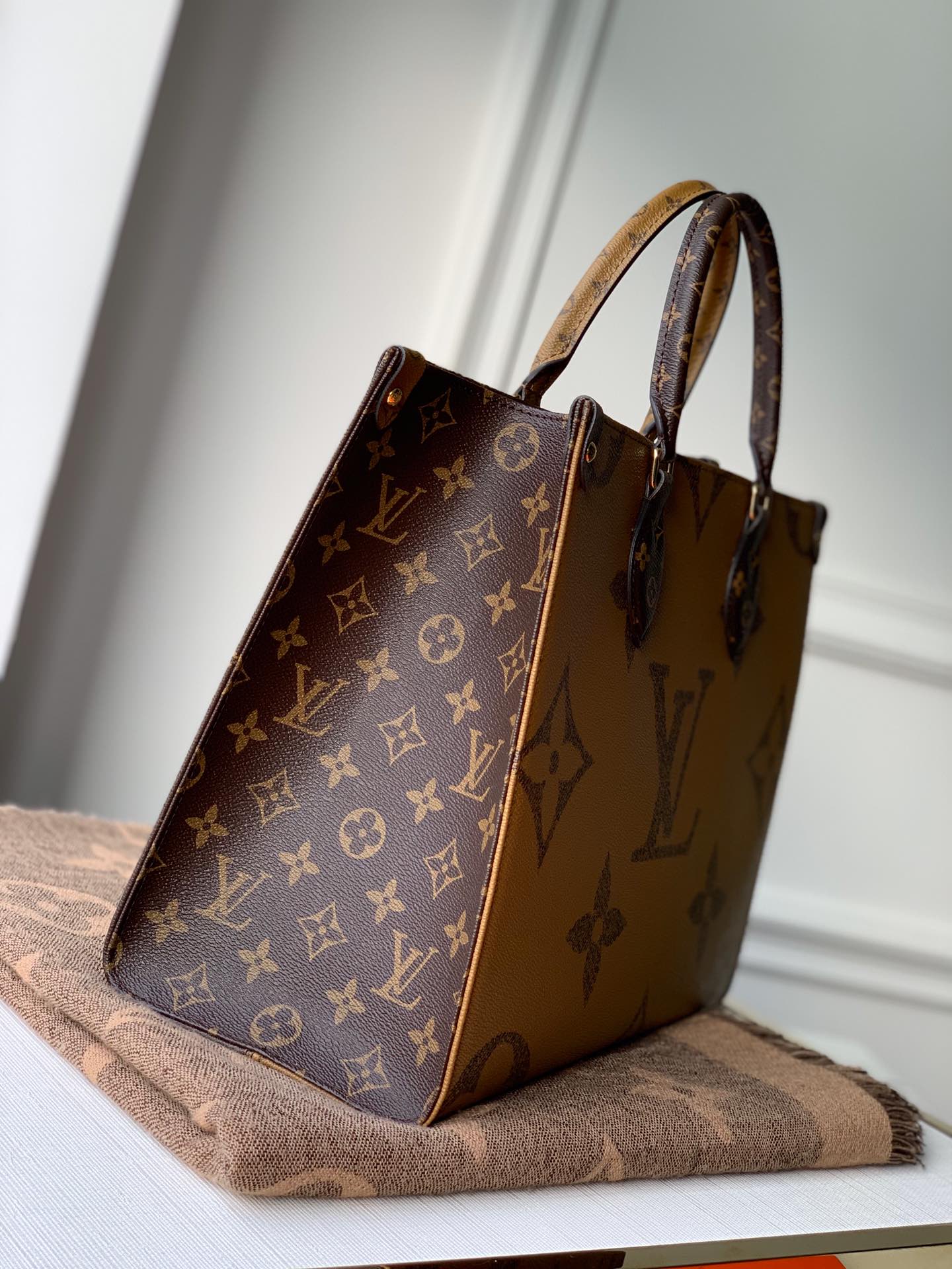 Louis Vuitton Onthego Monogram PM, MM, GM