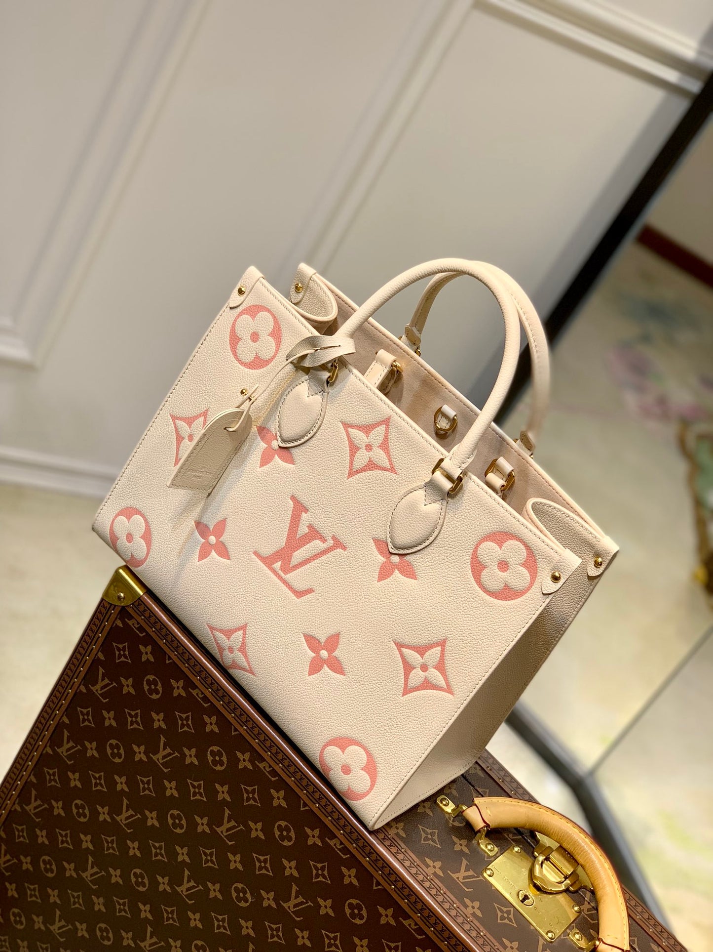 Louis Vuitton Onthego Bicolor PM, MM, GM