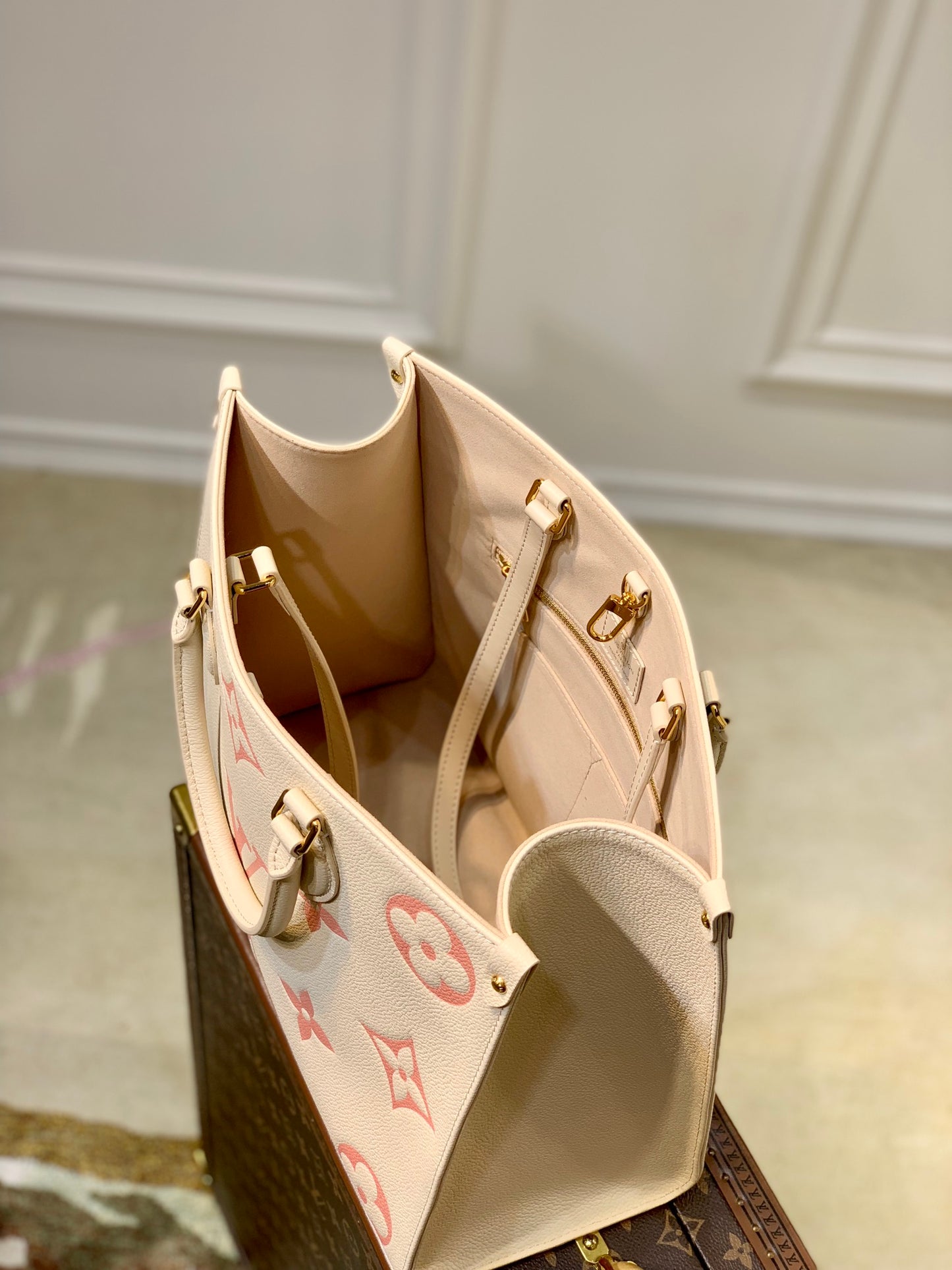 Louis Vuitton Onthego Bicolor PM, MM, GM