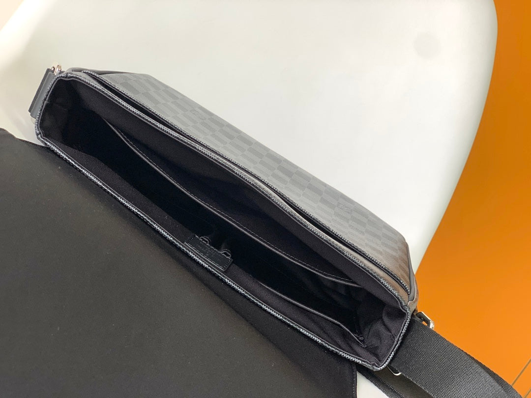Louis Vuitton District Bag