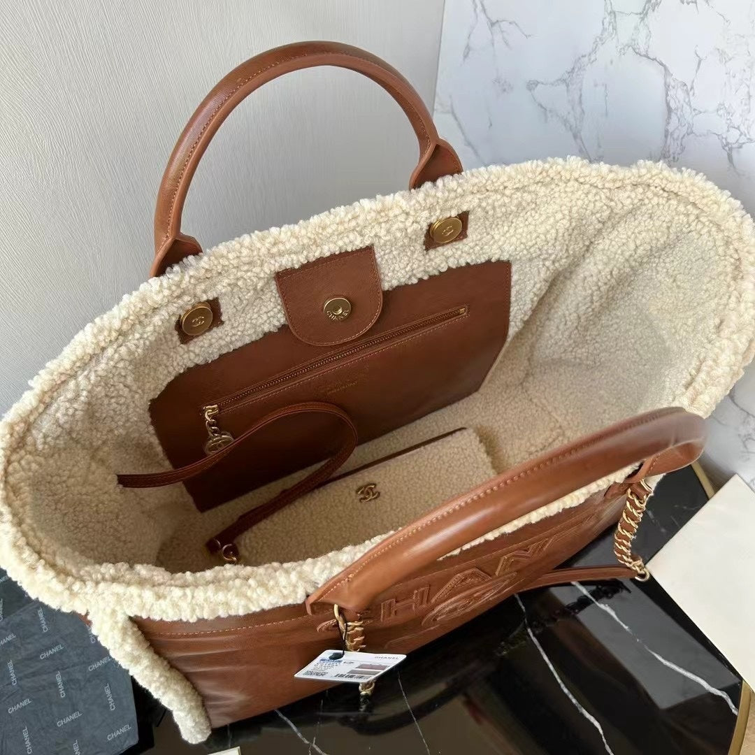 Chanel Large Shearling Tote bag