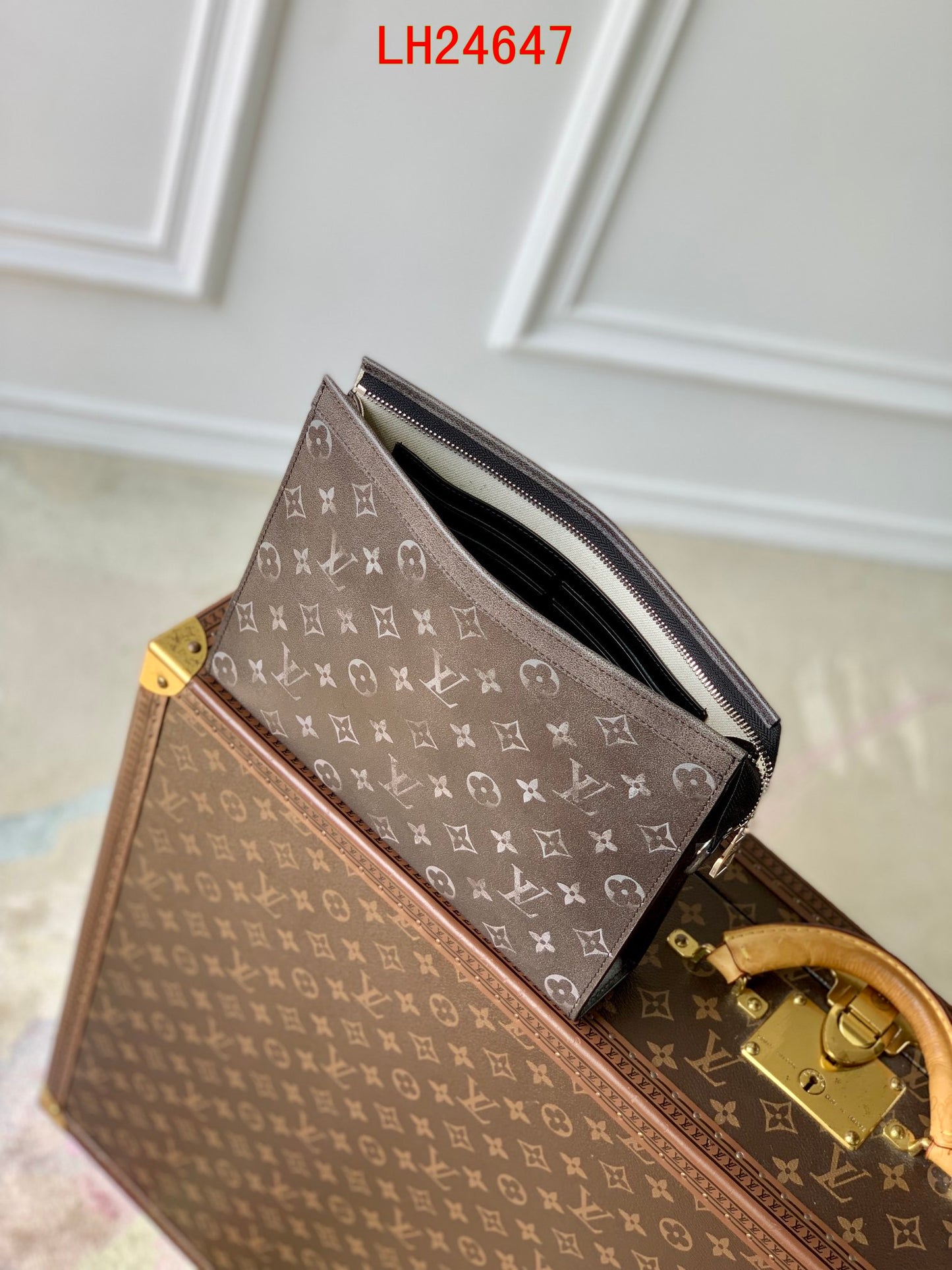 Louis Vuitton Pochette Voyage MM