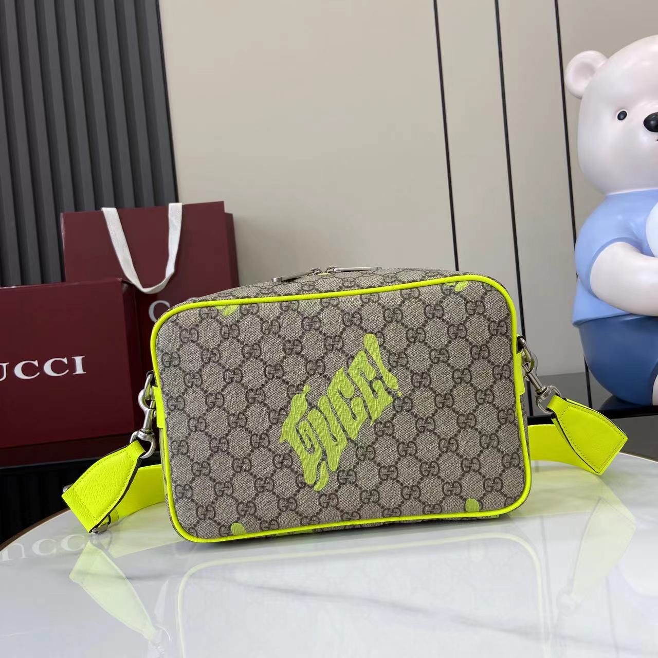 Gucci Medium crossbody bag with print