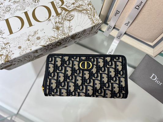 Dior Montaigne Wallet