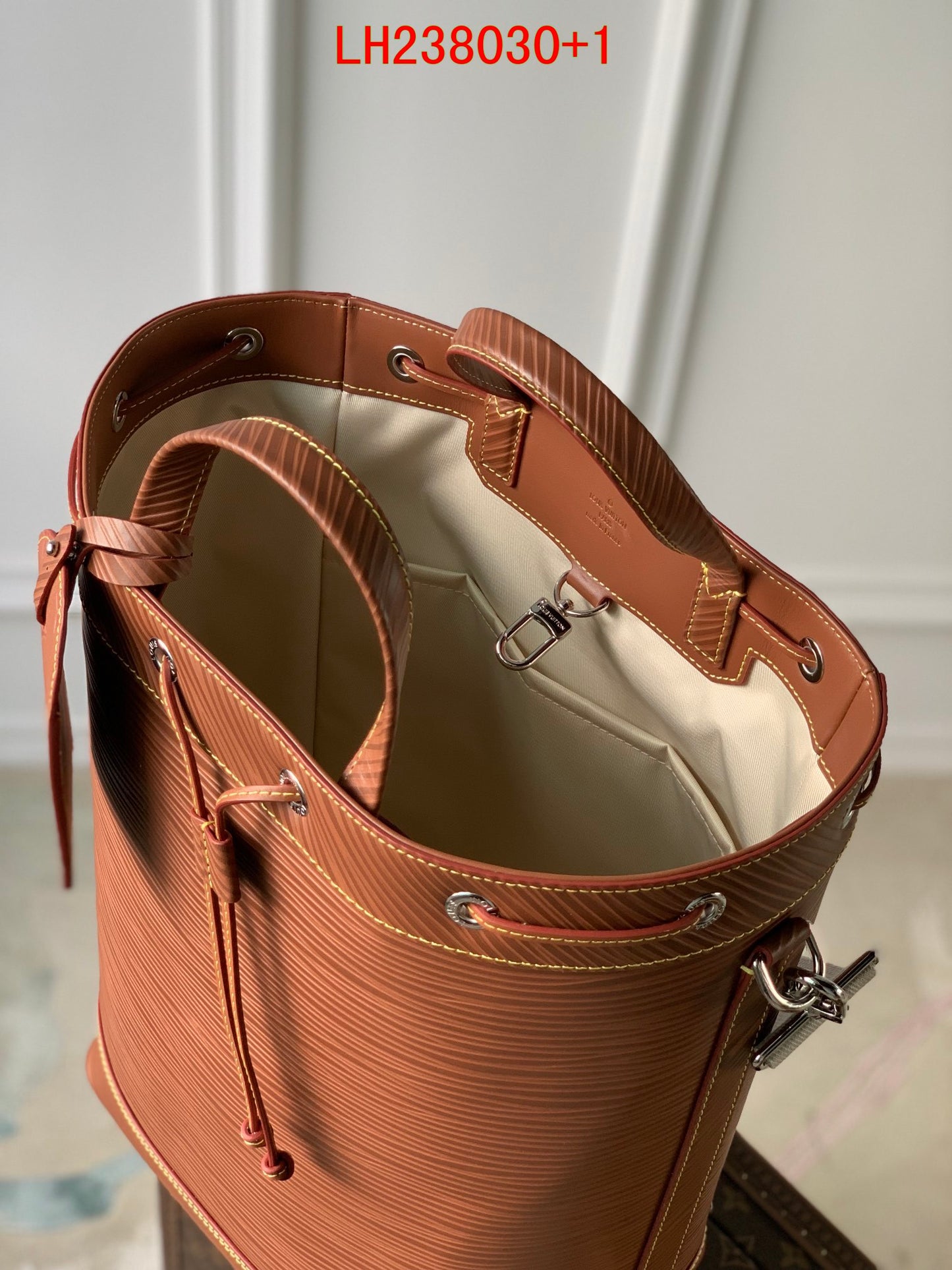 Louis Vuitton Maxi Noé Sling