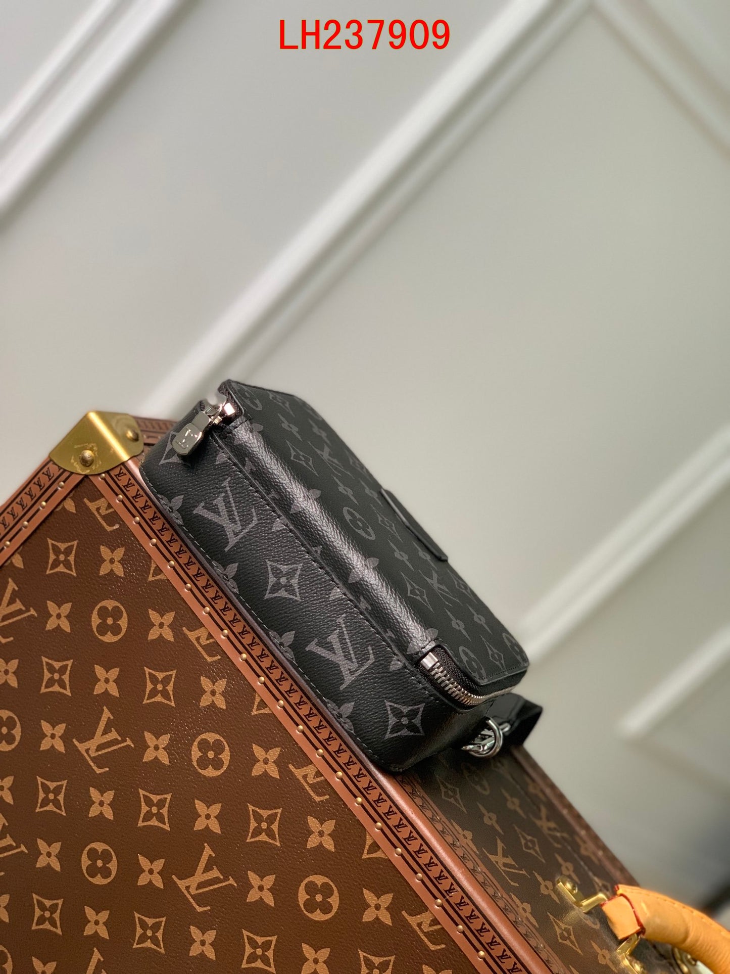 Louis Vuitton Alpha Wearable Monogram Eclipse