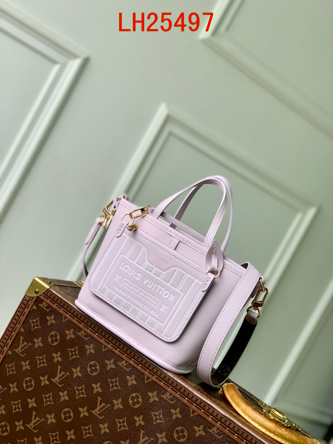 Louis Vuitton Neverfull Bandoulière Inside Out BB