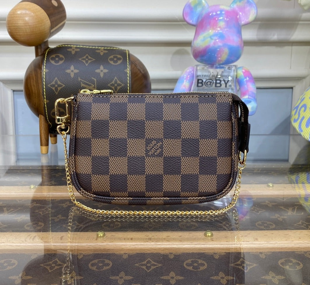 Louis Vuitton Pochette Accessoires