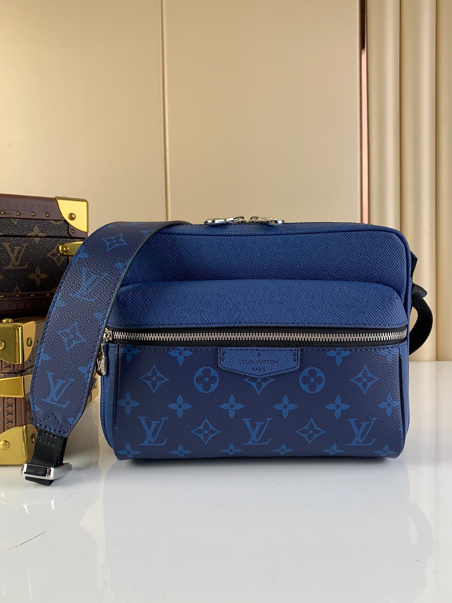 Louis Vuitton Outdoor Messenger