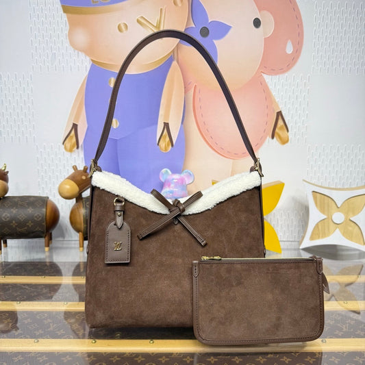 Louis Vuitton CARRYALL PM Shearling