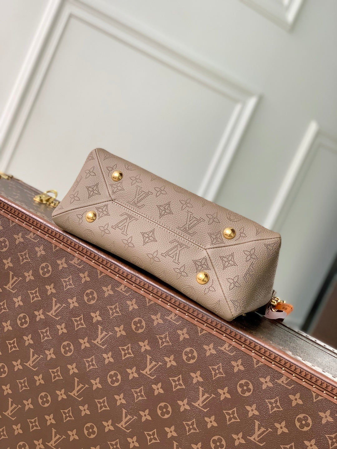 Louis Vuitton Mahina Hand It All