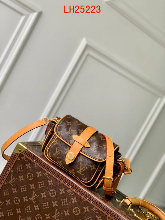 Louis Vuitton Cargo Wearable Wallet