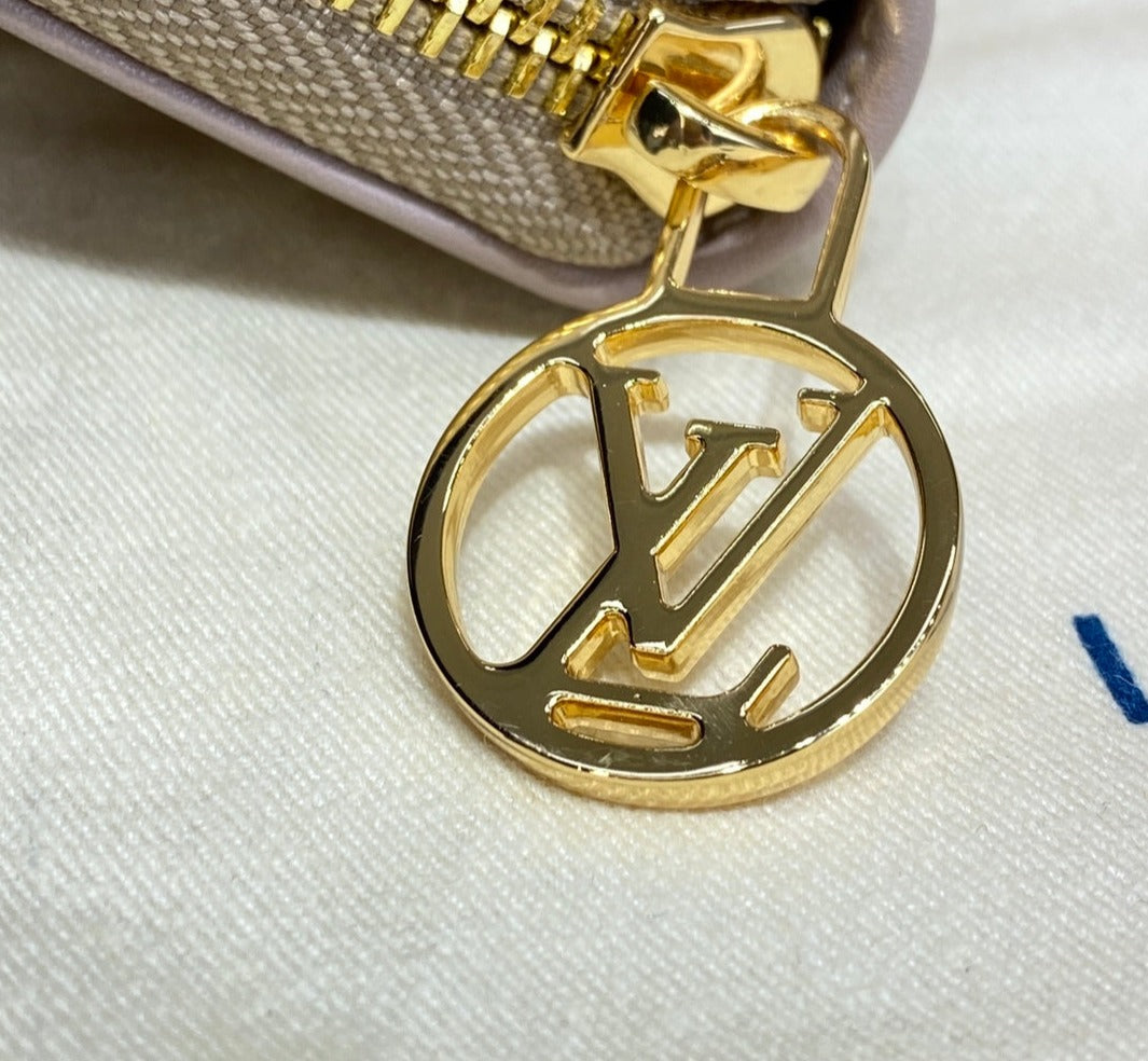 Louis Vuitton Coussin Zippy Wallet