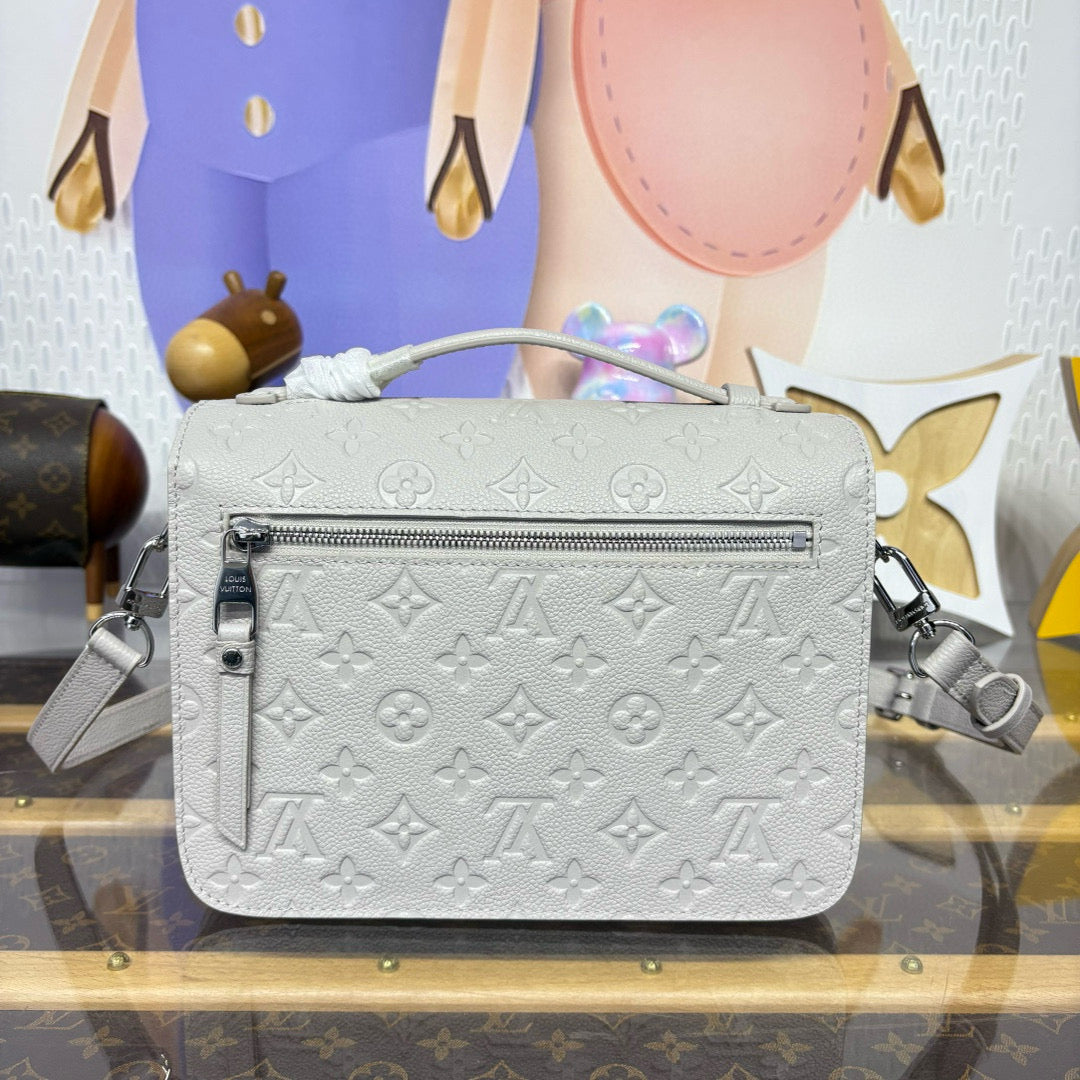 Louis Vuitton Pochette Métis empreinte