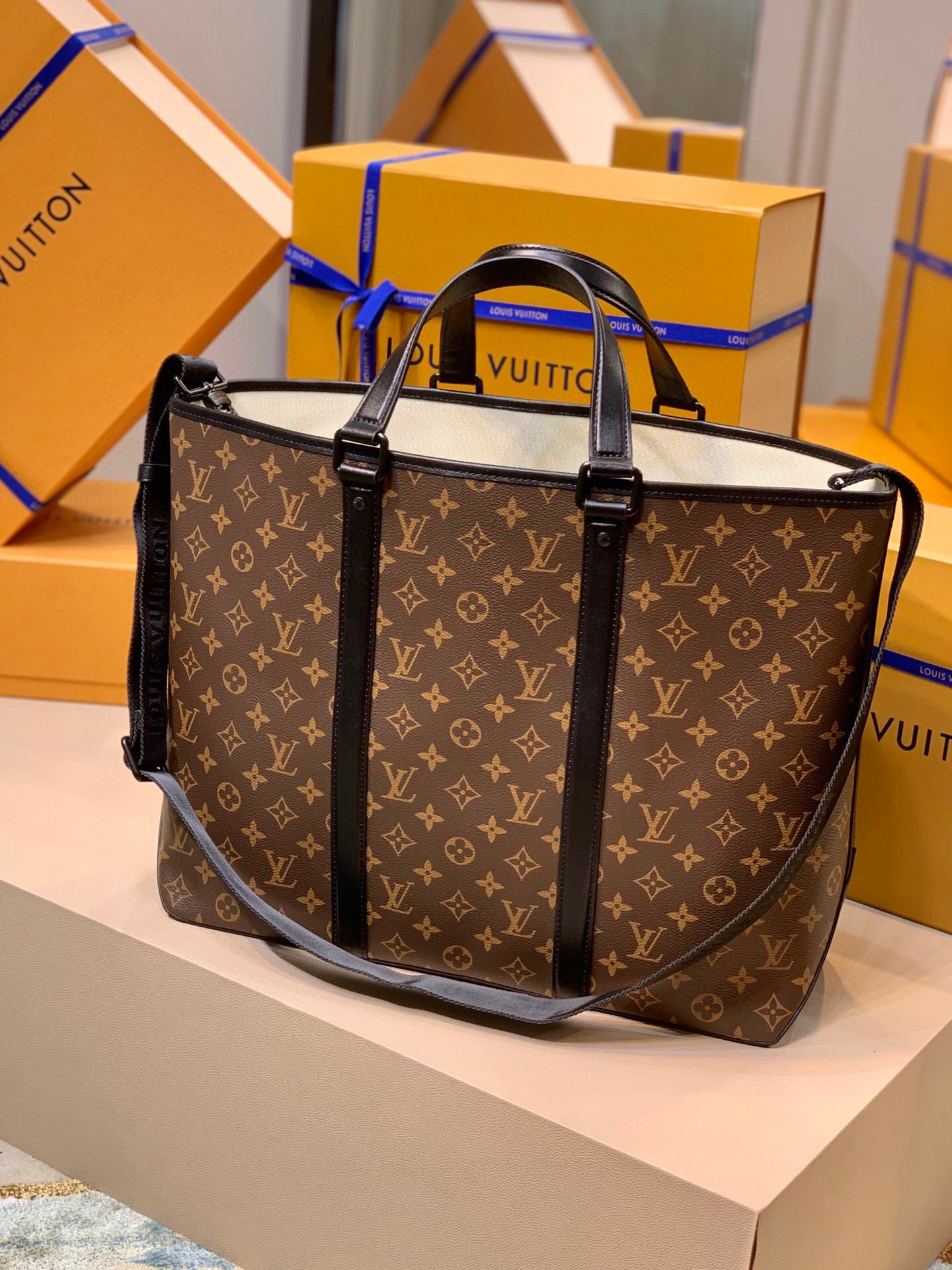 Louis Vuitton Week-End Tote