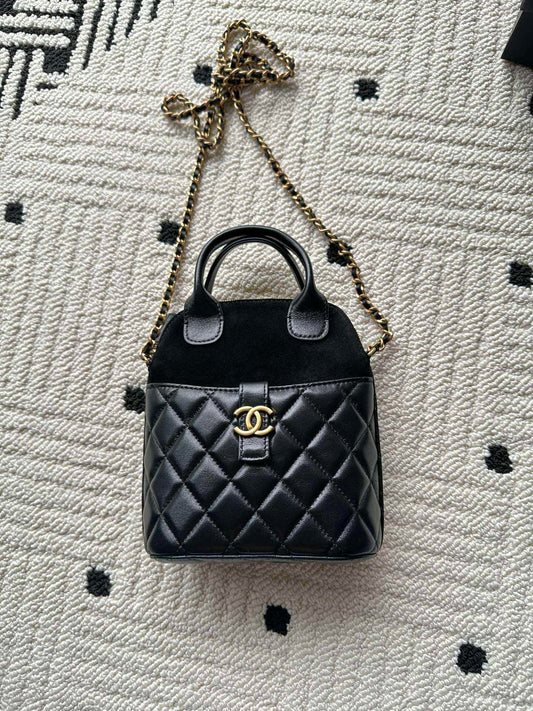 Chanel leather/suede clutch