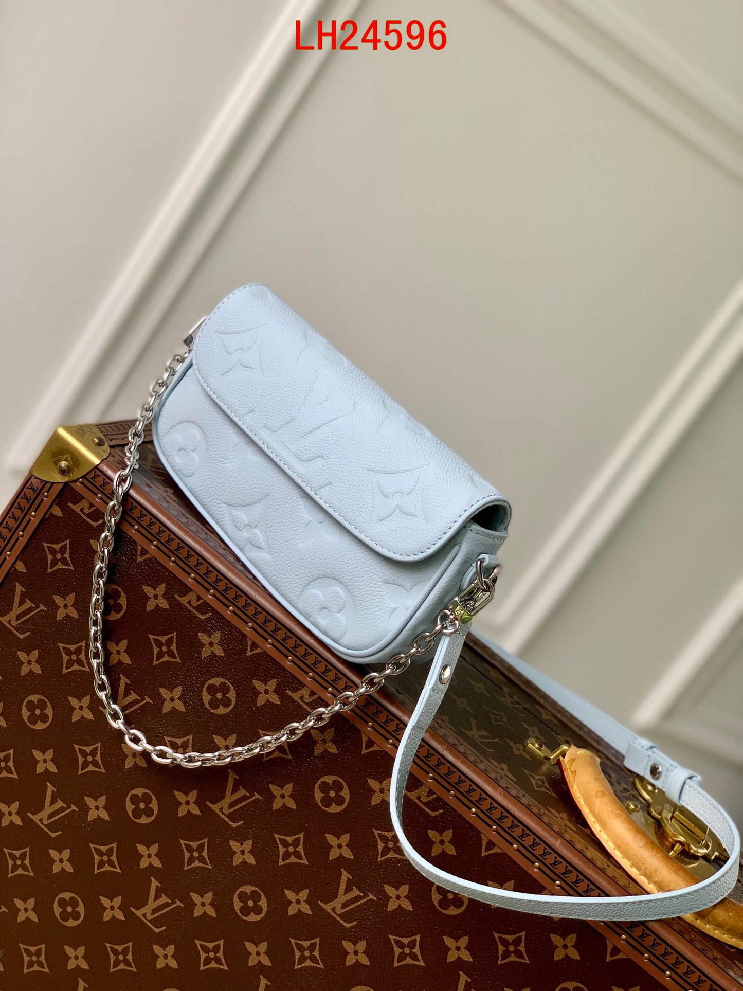 Louis Vuitton Wallet On Chain Ivy