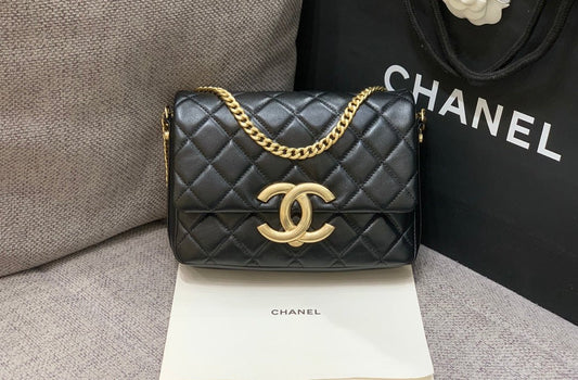 Chanel Small Flap bag with chain