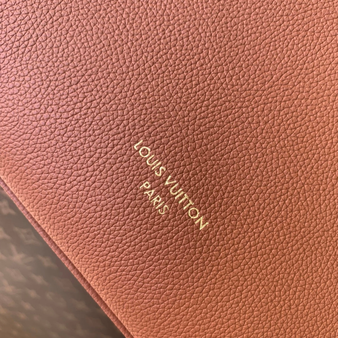 Louis Vuitton Duffle Tote leather bag