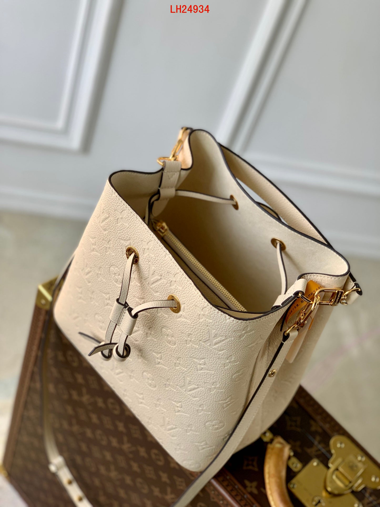Louis Vuitton Neo Noe MM Empreinte