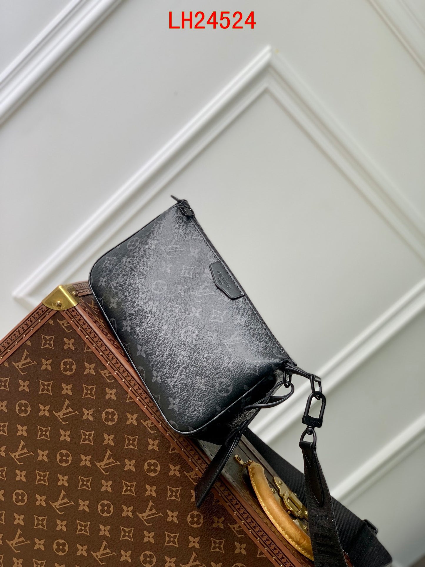Louis Vuitton Pochette Accessoire XL