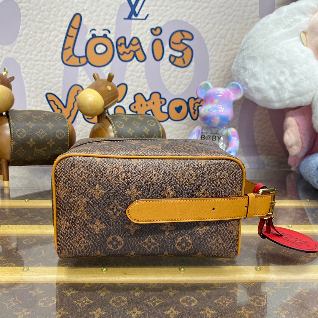 Louis Vuitton Locker Dopp Kit Pharrell Williams’ Monogram