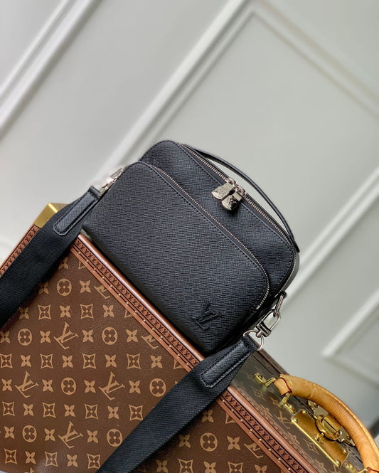 Louis Vuitton Avenue Messenger Taiga leather