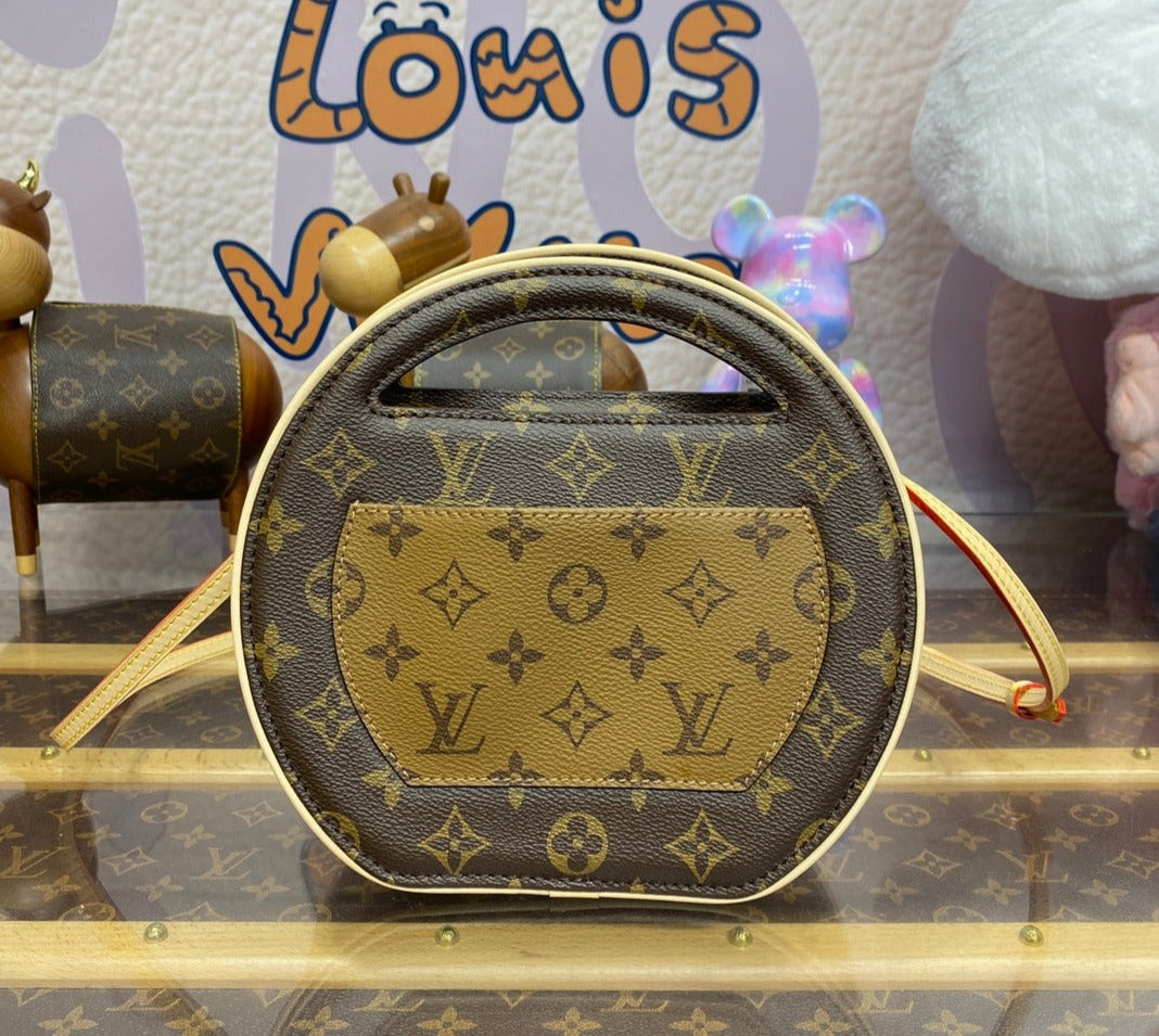 Louis Vuitton Around Me monogram