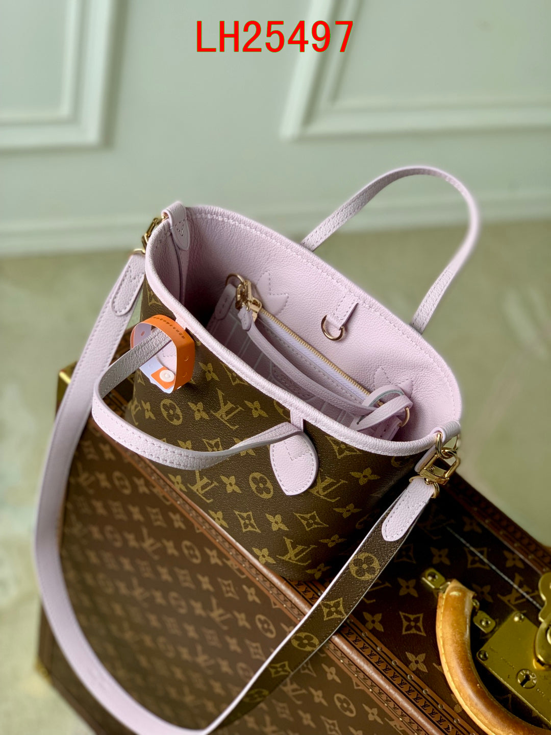 Louis Vuitton Neverfull Bandoulière Inside Out BB