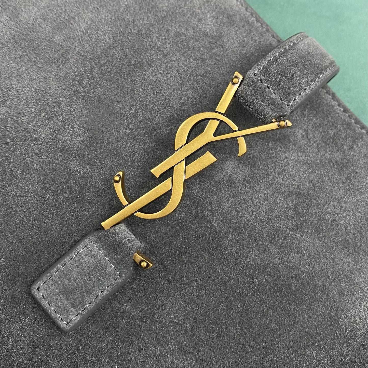 YSL LE 5 À 7 BEA in suede