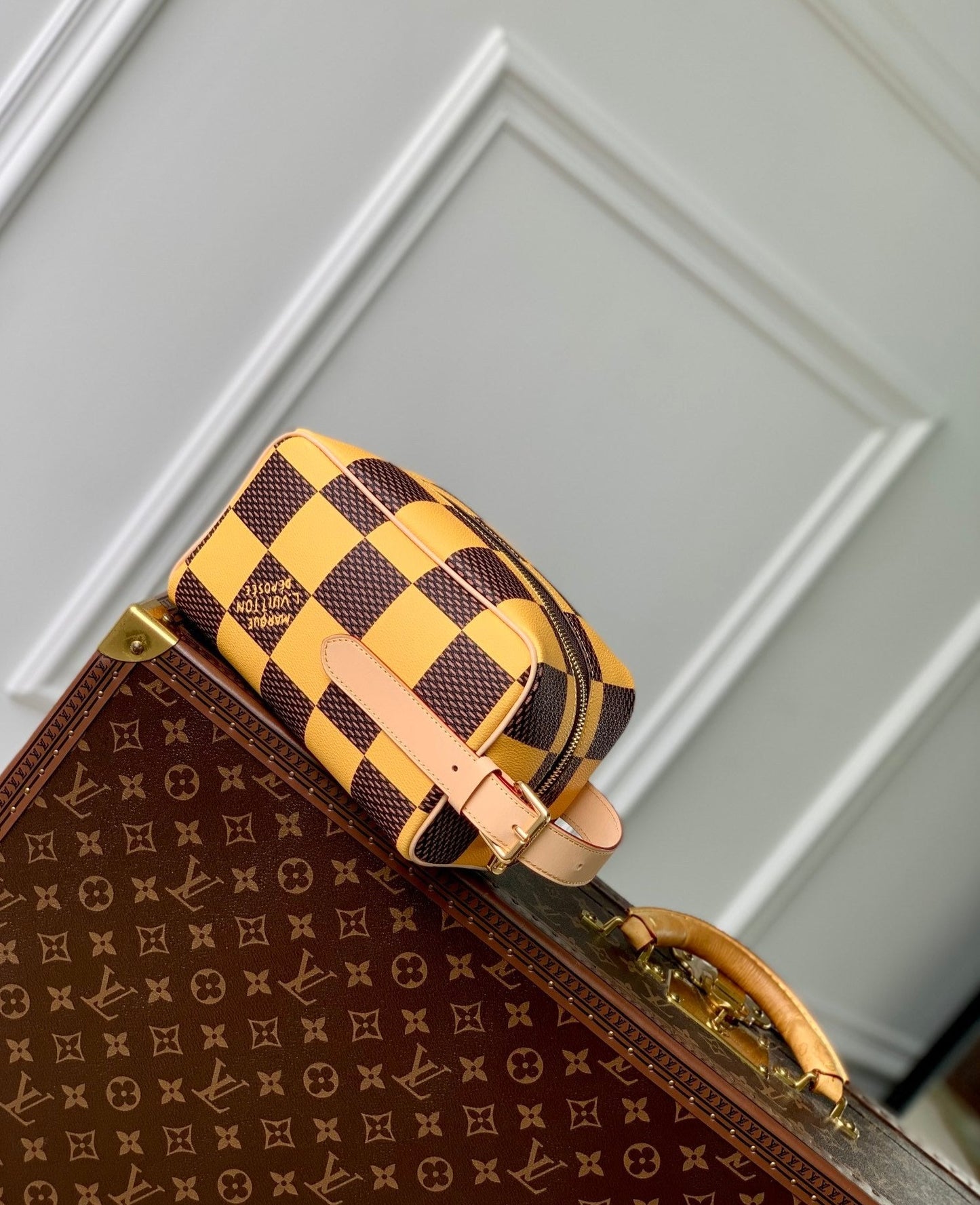 Louis Vuitton Locker Dopp Kit Damier Pop Damier