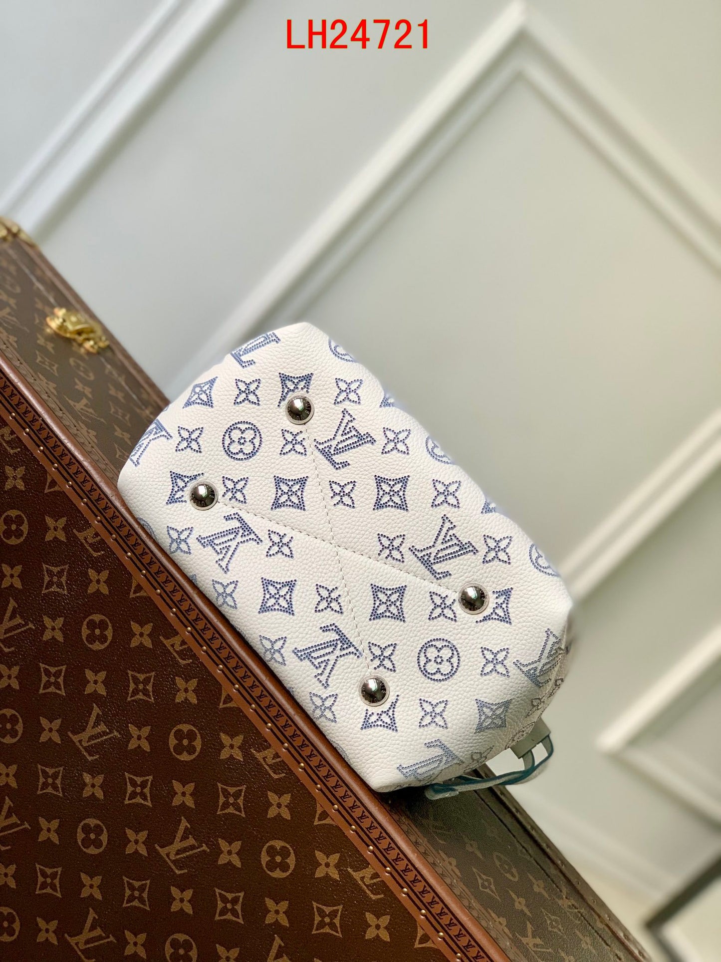 Louis Vuitton Bella Mahina leather