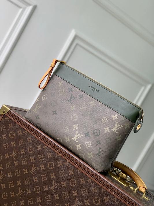 Louis Vuitton Pochette Voyage Souple