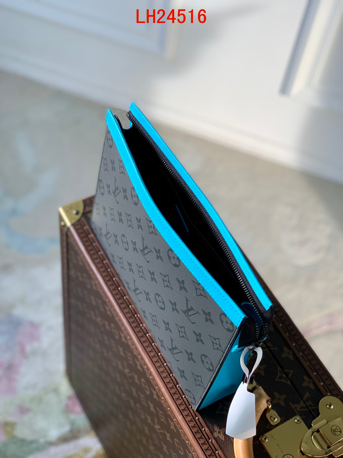 Louis Vuitton Pochette Voyage MM