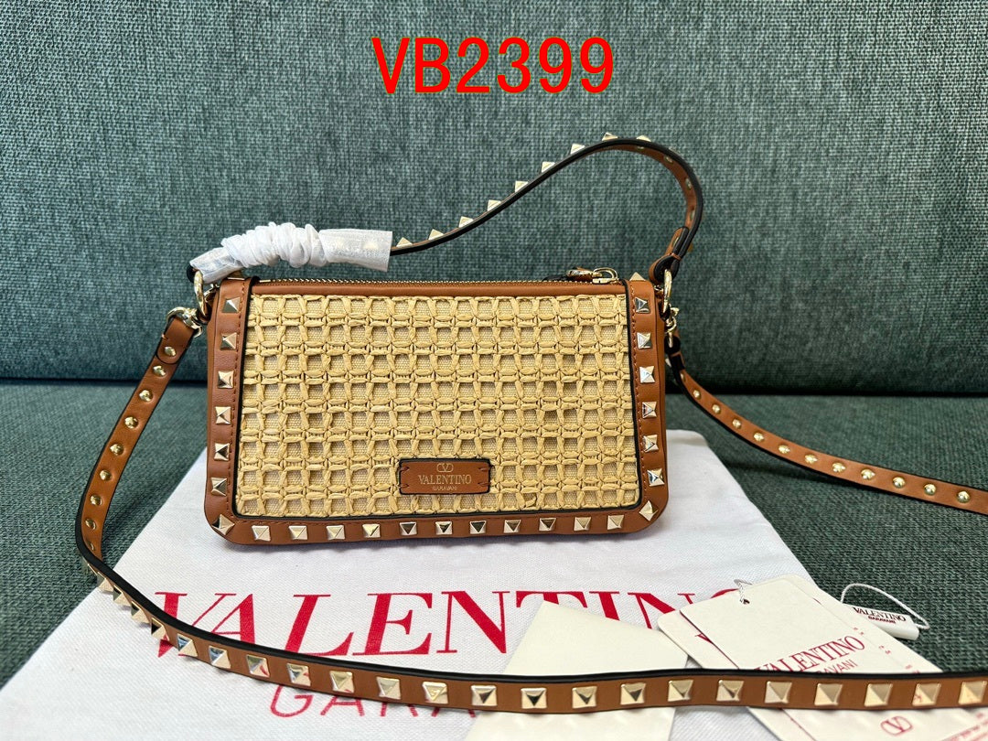 Valentino Straw shoulder bag