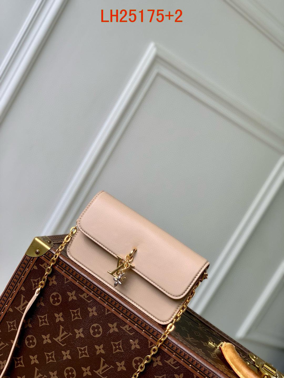 Louis Vuitton Wallet On Chain LV Bloom