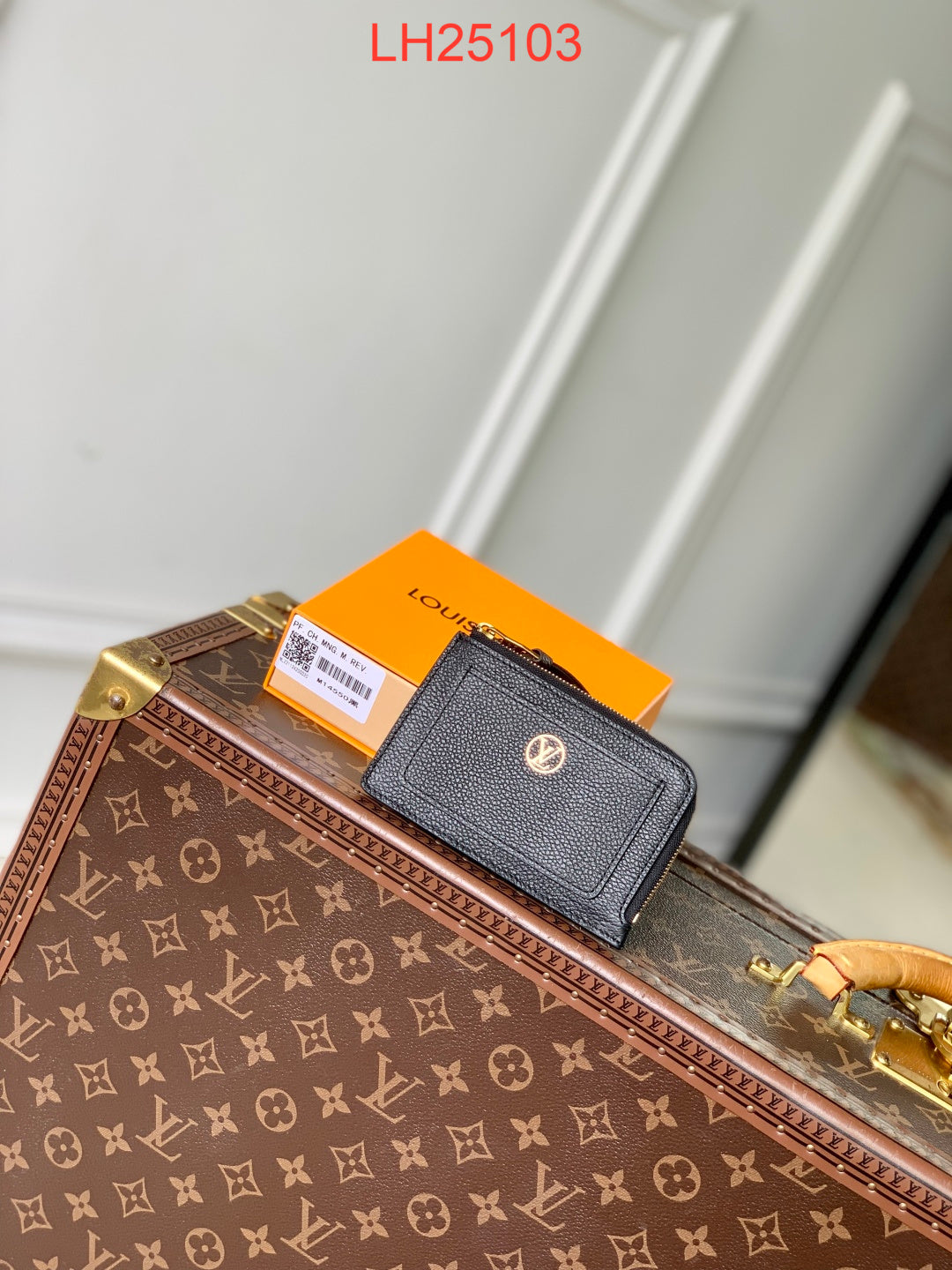 Louis Vuitton Low Key Zipped Card Holder