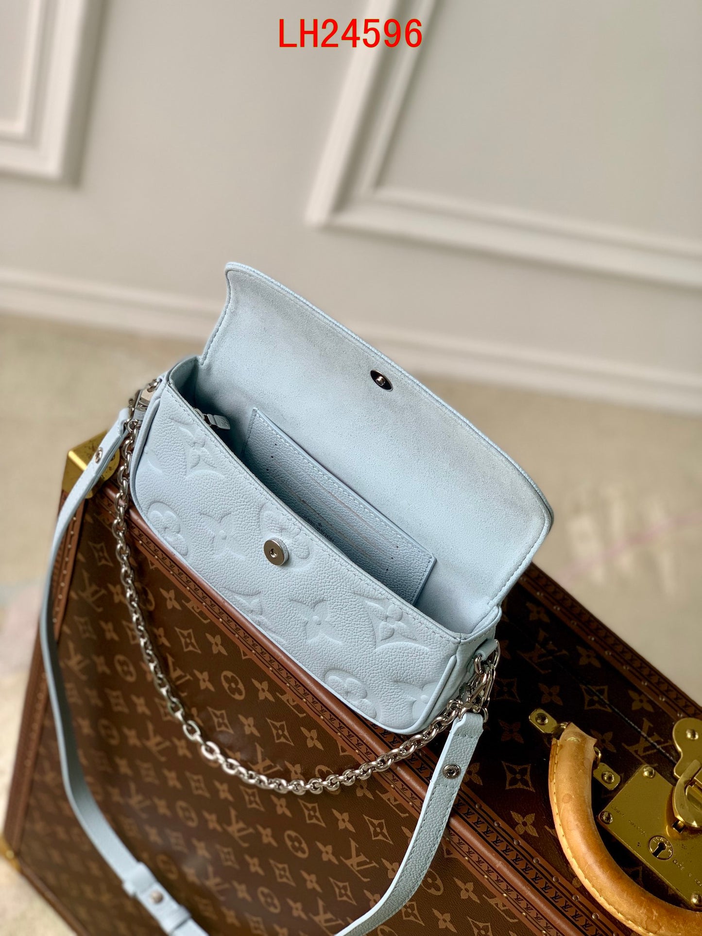 Louis Vuitton Wallet On Chain Ivy