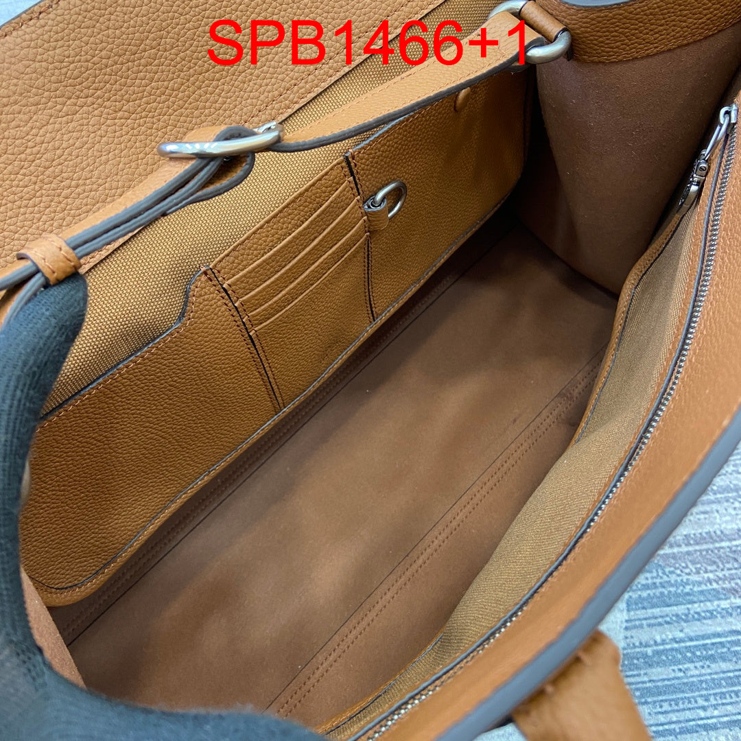 Gucci Large tote bag with hook closure