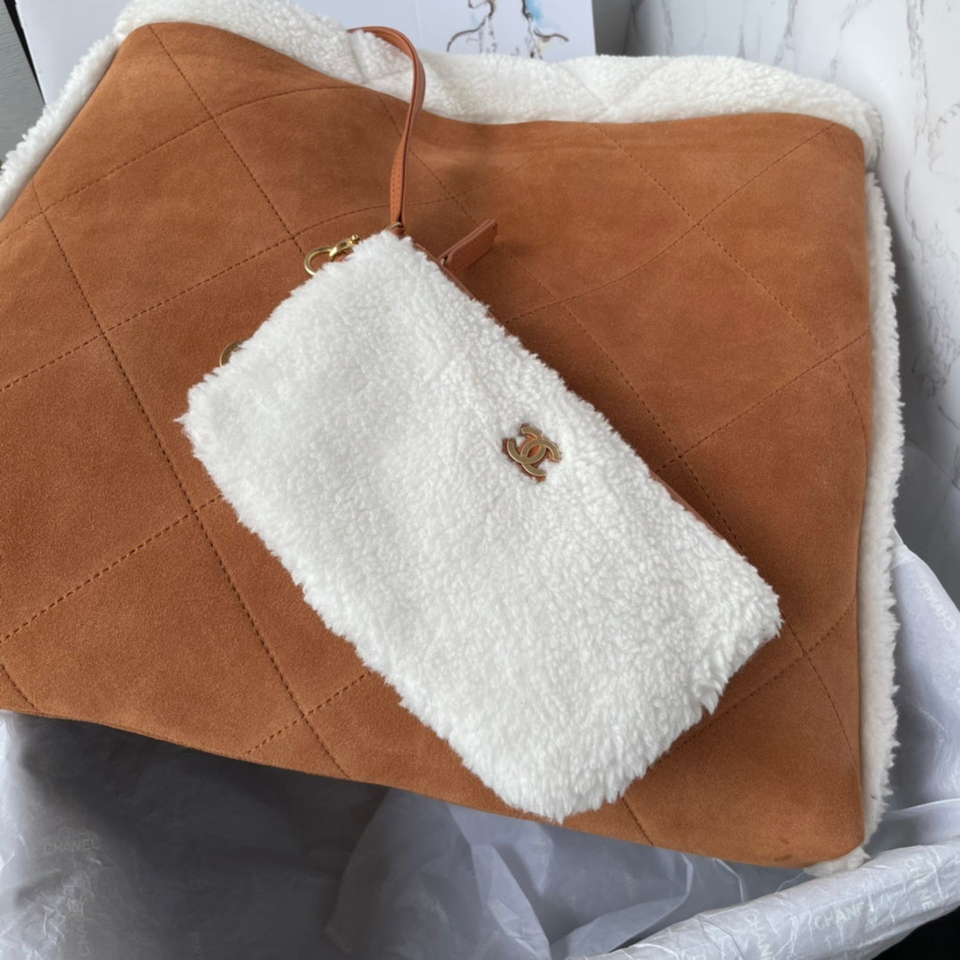 Chanel 22 Mouton bag