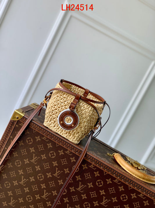 Louis Vuitton Noé Purse By The pool collection